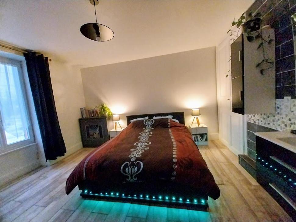 Au Pays D'Angeline Hotel La Pacaudière Стая снимка